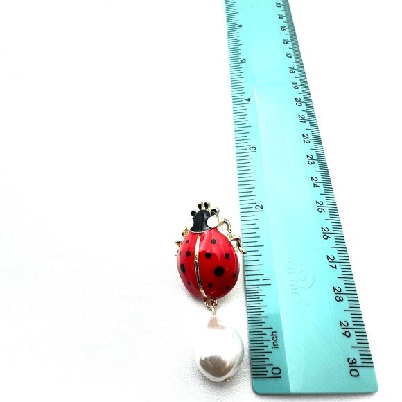 Womens Earrings Pierced Lady Bug Red Enamel Faux Pearl Gold Tone Chandelier - Picture 4 of 4